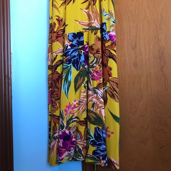 Vince Camuto Floral Maxi Dress - Picture 4 of 11